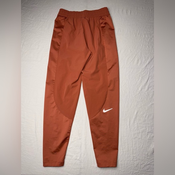 Nike fro fit women’s Burnt Orange Athletic Pants size small - Picture 3 of 7